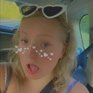 Meet your Posher, Brittney